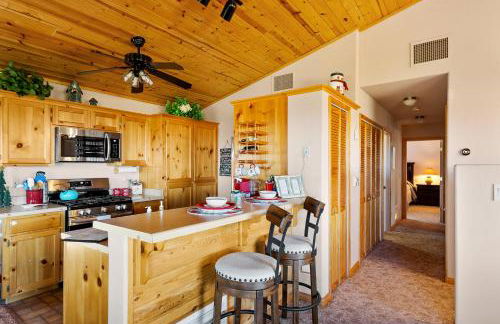 Breathtaking Cabin Backing the National Forest - Foto 54