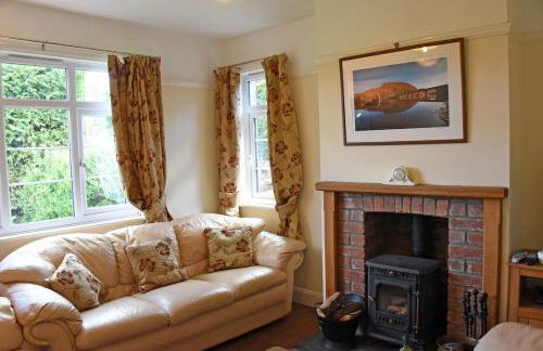 Bevan House with Hot Tub in Mid-Wales - Photo 7