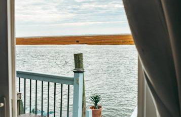 Jones Beach Houseboat - Photo 12