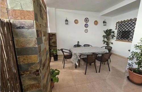 Céntrico adosado cerca de la playa - Foto 2