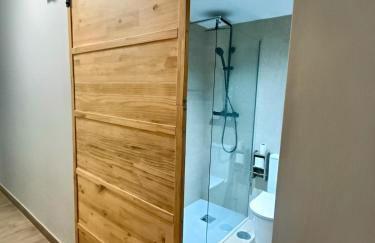 Anc14 Apartamento con 2 habitaciones, patio y piscina al lado de la playa - Foto 2