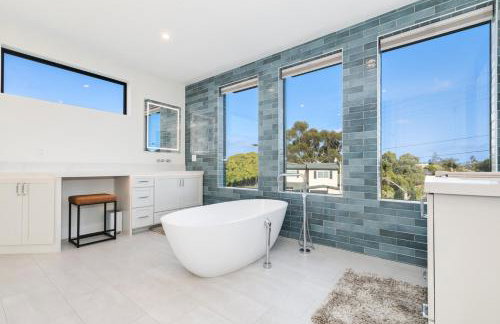 Luxury Pool Haven Scenic Views and Summer Fireworks - Foto 23