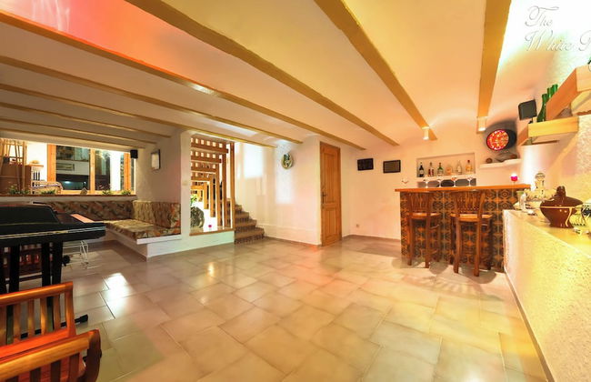 White Rock Villa With Breathtaking Views and Pool - Foto 7