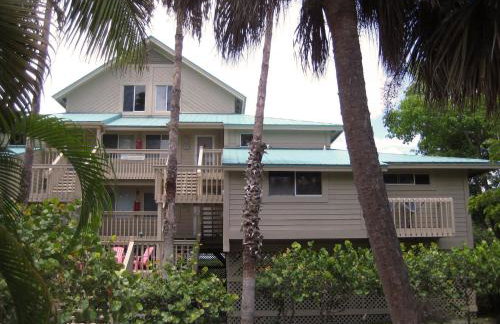 Remote Island Retreat with Private Ferry, Pool, Beach - Foto 1