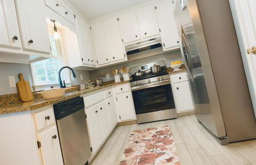 Retreat 4BR Sleeps 10 plus, 8mi LakePoint, Red Top - Foto 36