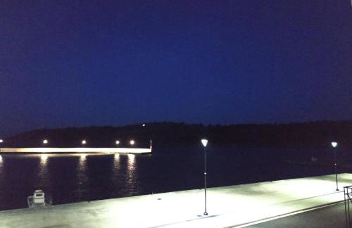 Seafront two-storey house in Kardamyla - Foto 59