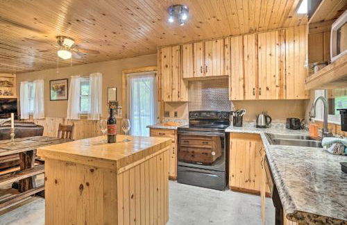 Hot Tub and Fire Pit Pet-Friendly Clayton Escape! - Foto 11