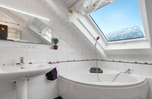 Dachgeschosswohnung in Hofolding - Foto 21