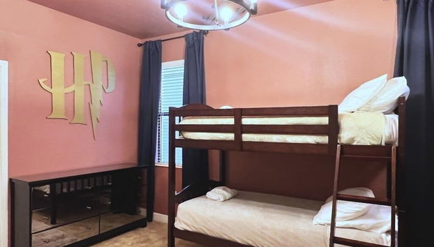 Beautiful 7 Bed Pool Home With Game Room-9117ecl 7 Bedroom Home - Foto 4, Habitación