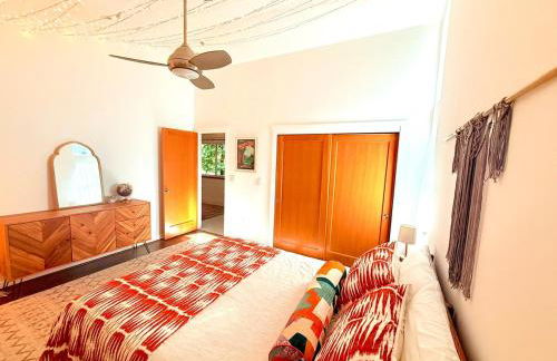 Cozy cabin deep in the redwoods with WiFi and Hot Tub - Foto 4