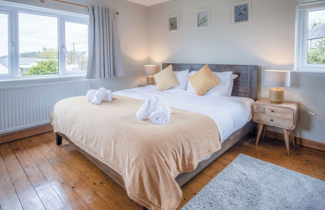 Hill House - 4 Bedroom - Llanrhidian - Photo 21