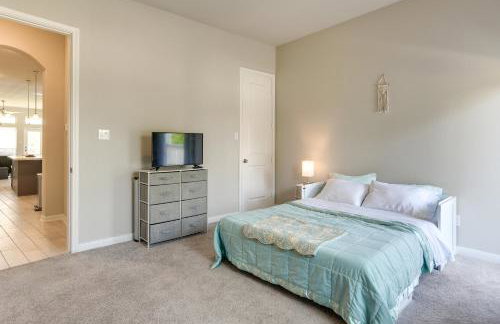 La Porte Home with Balconies Walk to Beach! - Foto 21