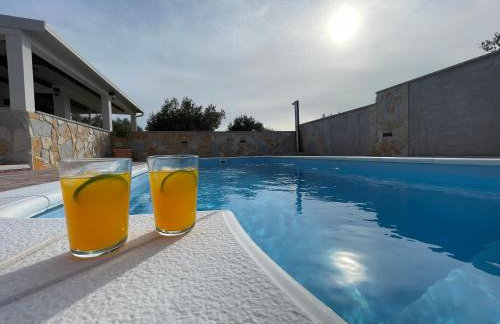 Holiday home with private pool and mini golf Fjaka, Zadar region - Photo 2