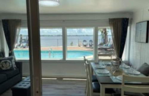 Gorgeous Waterfront! Mermaid's Retreat Wows! - Foto 26