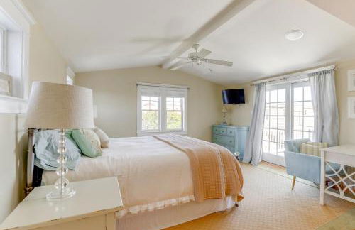 Spacious Avalon Beach House - 2 Blocks to Water! - Foto 13