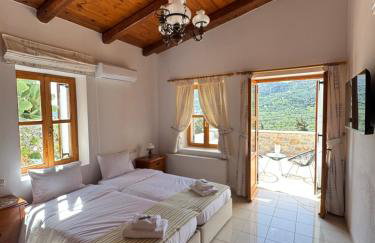 Stone Heaven Villa -Poolside BBQ & Fresh Herbs - Photo 44