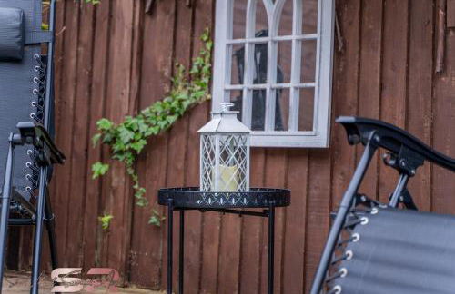 Comfortable 1-Bed House, Sleeps 4, Fast Wi-Fi with Private Garden and Free Parking - Foto 43