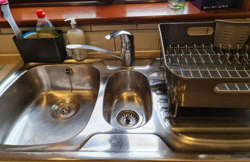 London Luxury 6 Bedroom Family House Sleeps 12 people Parking for 4 Cars Close to tube. - Foto 11