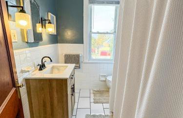 Family & Pet-Friendly Home with Fenced Yard & Office - Foto 9