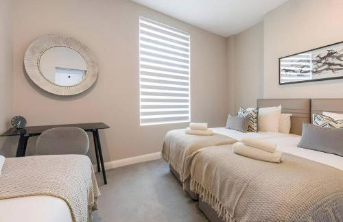 Earthy Elegance Stylish 4BR for Urban Escapes - Foto 4