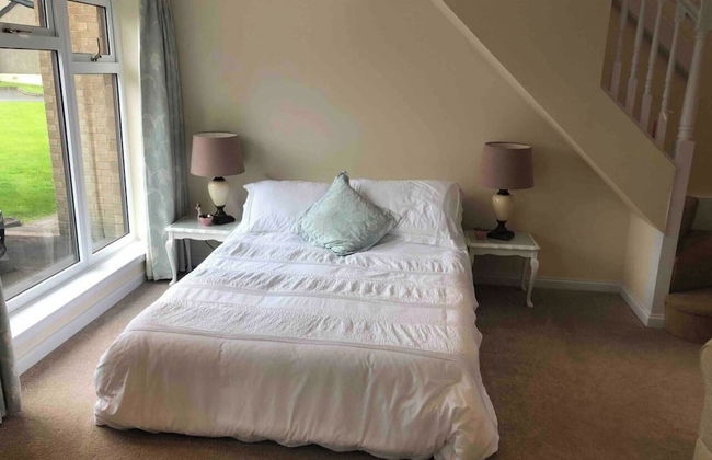 1 Bed House - Central, Free Parking, Wifi - Foto 4