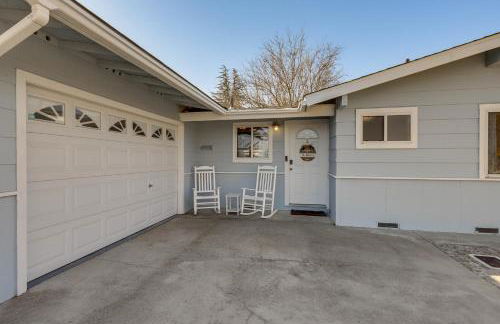 Clear Lake Gem on Canal with Dock Dogs Welcome! - Foto 35