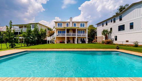 Fantastic getaway with private pool, deck, game room, AC & fast WiFi - Foto 1