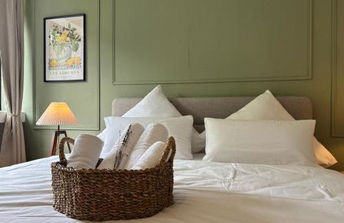 HyggeLiving - DELUXE - 90qm - Balkon - Gartenblick - 55 Zoll TV - Boxspringbetten - Hunde - Kinder - Fahrradkeller - Foto 20