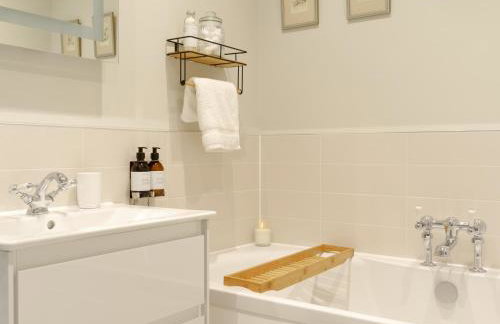 The Walled Garden at Woodhall Estate - Photo 18