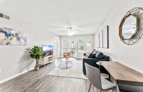 Spacious 2BR King Suites w Pool, Gym, Laundry - Close to Downtown - Foto 3