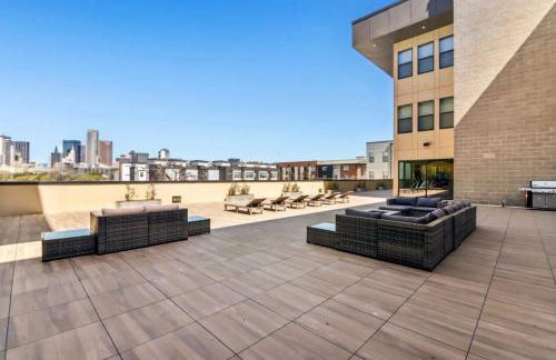 Trendy 1BR w 10ft Ceilings FREE Parking Pet Friendly - Foto 56