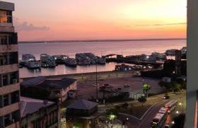 Riverfront Retreat Prime Location Apartment with Stunning Views of the RioNegro - Foto 10