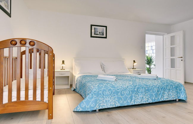 Apartment With Modern Decor and Spacious Garden, 3 km From the Beach - Foto 9