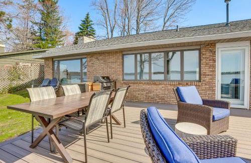 Dock and Views Lake Mitchell Home in Cadillac! - Foto 23