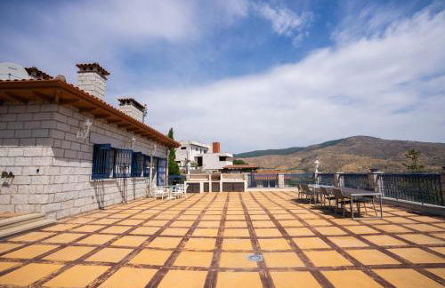 Mansión con Jacuzzi a 40 grados, gran piscina y Pádel - Photo 59