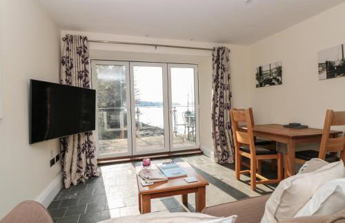 Spanish Boathouse - Photo 9