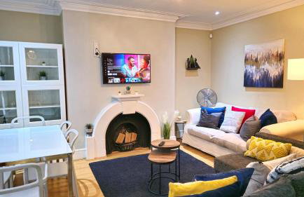 Stylish 2 Bedroom Apartment, Leeds Centre + Free Parking - Foto 1