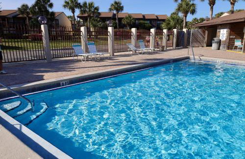 Pink Dream House - 2BR, Pools, Patios, & Walk to Ocean in Panama City Beach - Foto 50