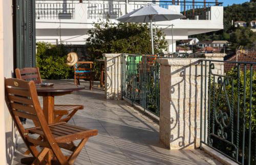 Plaka's House - Photo 24