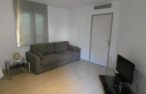 Le Vieux Port Apartments - Photo 6