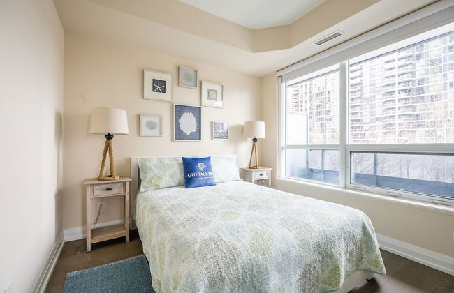 Modern Apartments in North York - Photo 6