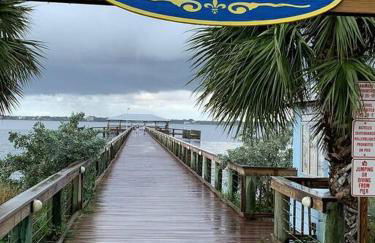 Great Home Close to shops, FIT, Beaches,and Space X - Foto 33