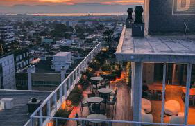 Apê elegante, terraço Lindo e ótima localização - Foto 30