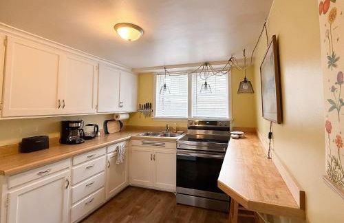 Peaceful Hideaway in Central Fargo - Foto 39