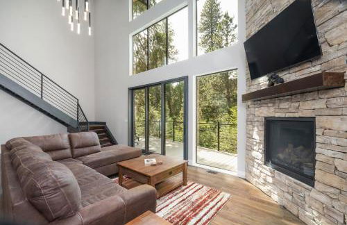 Mariposa Grove Creekside Retreat - To be featured on STAYCATION on the Destination Channel in 2026! - Foto 2