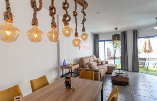 Luxury 3-bedroom villa with heated private pool - in Marina Rubicon, Playa Blanca, Lanzarote - Foto 7