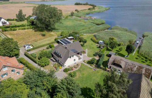 Boddenhuus - Traumhaus mit Steg und Boot - Foto 13