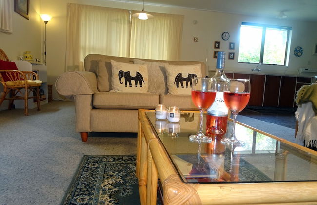 Smokebush Cottage with WIFI - Photo 7