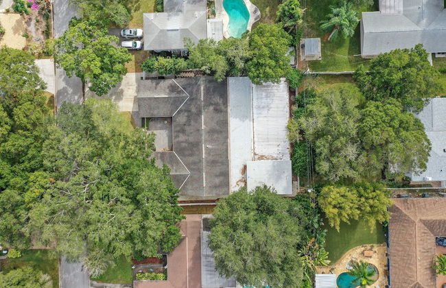 Golden Retreat: Expansive 6BR Home w Heated Pool ~ - Foto 60