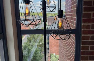 Uxbridge-Modern 2 bed Apt with Lift & Parking - Photo 28